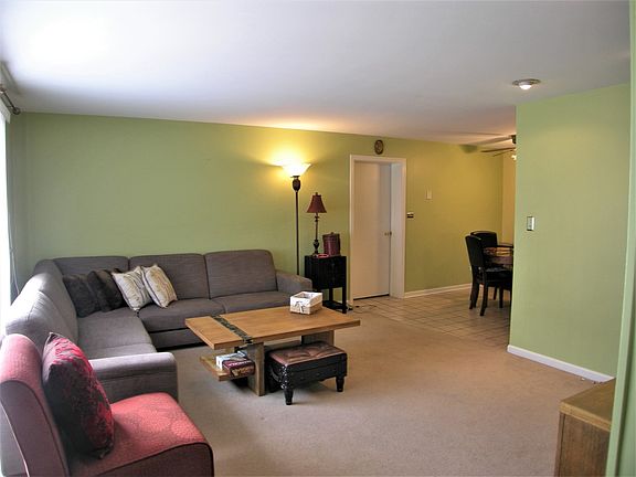 2nd image of 1329 Yarmouth Ct #1329