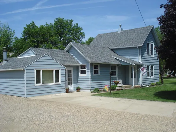 305 E 5th St, Lake Park, IA 51347