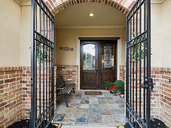 5th image of 95 Lake View Loop