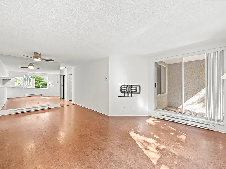 1050 Broughton St — Photo 2