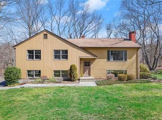 28 Tungsten Cir, Trumbull, CT 06611