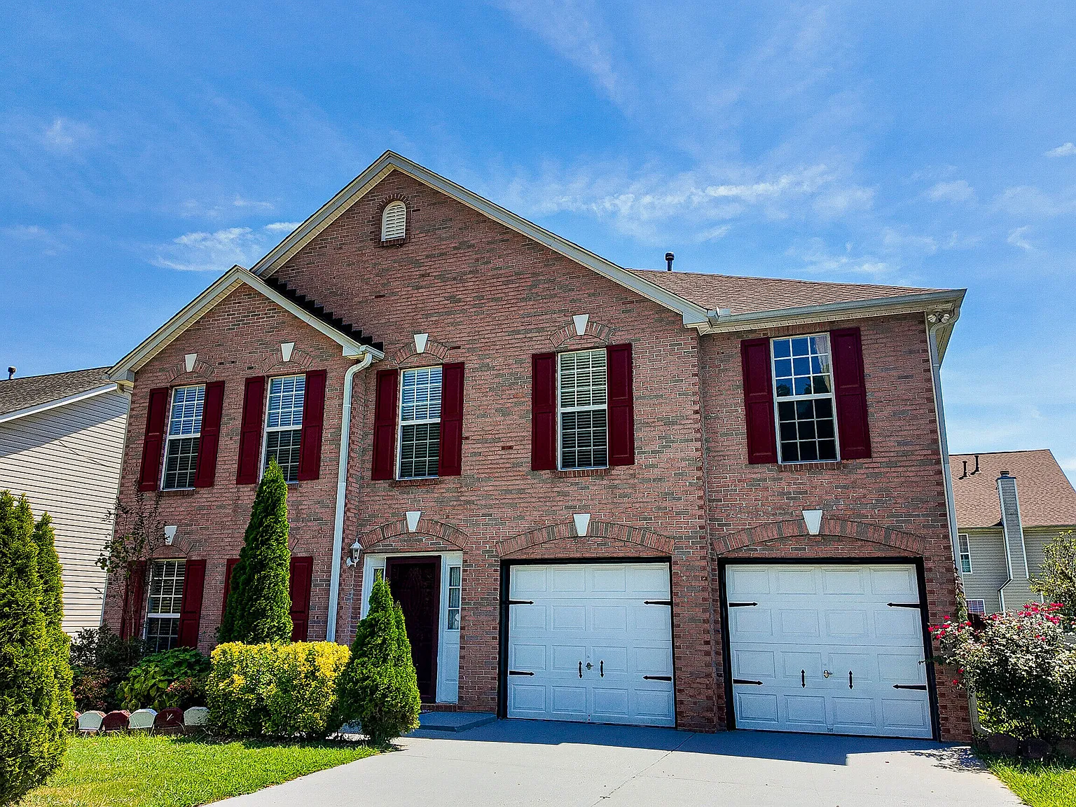 5 bed, 2.5 bath, $3,000 — Photo 2
