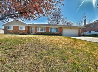 2432 Caverhill Dr, Saint Louis, MO