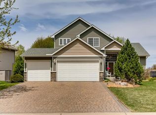 718 Kayla Ln, Hanover, MN 55341