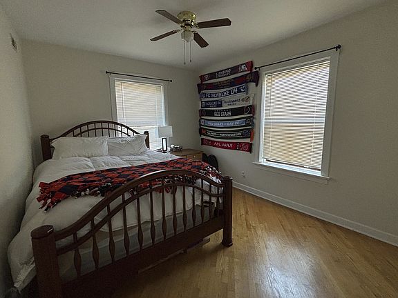 3rd image of 3325 N Lakewood Ave #2F