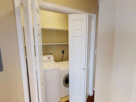 Laundry Closet with Washer/Dryer Included