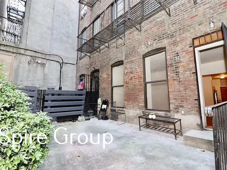 814 10th Ave #1B — Photo 1