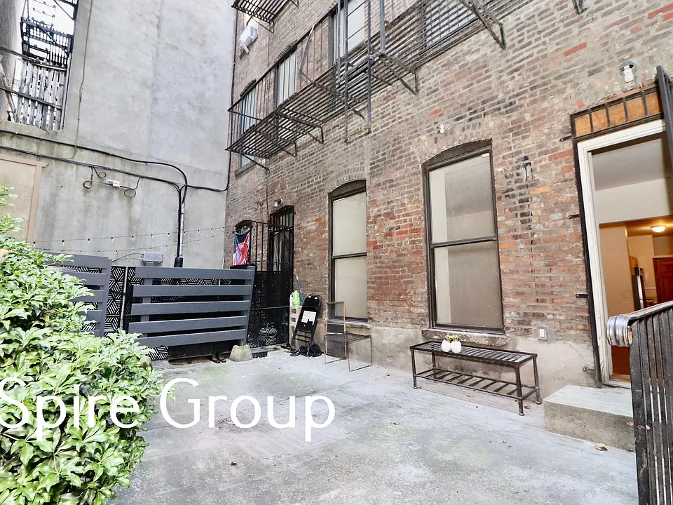 814 10th Ave #1B