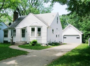 1765 Simpson St, Falcon Heights, MN 55113