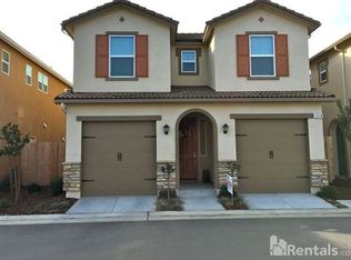 1518 N Rendezvous Way, Clovis, CA 93619