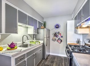 501 Desert Ln APT 13, Las Vegas, NV 89106