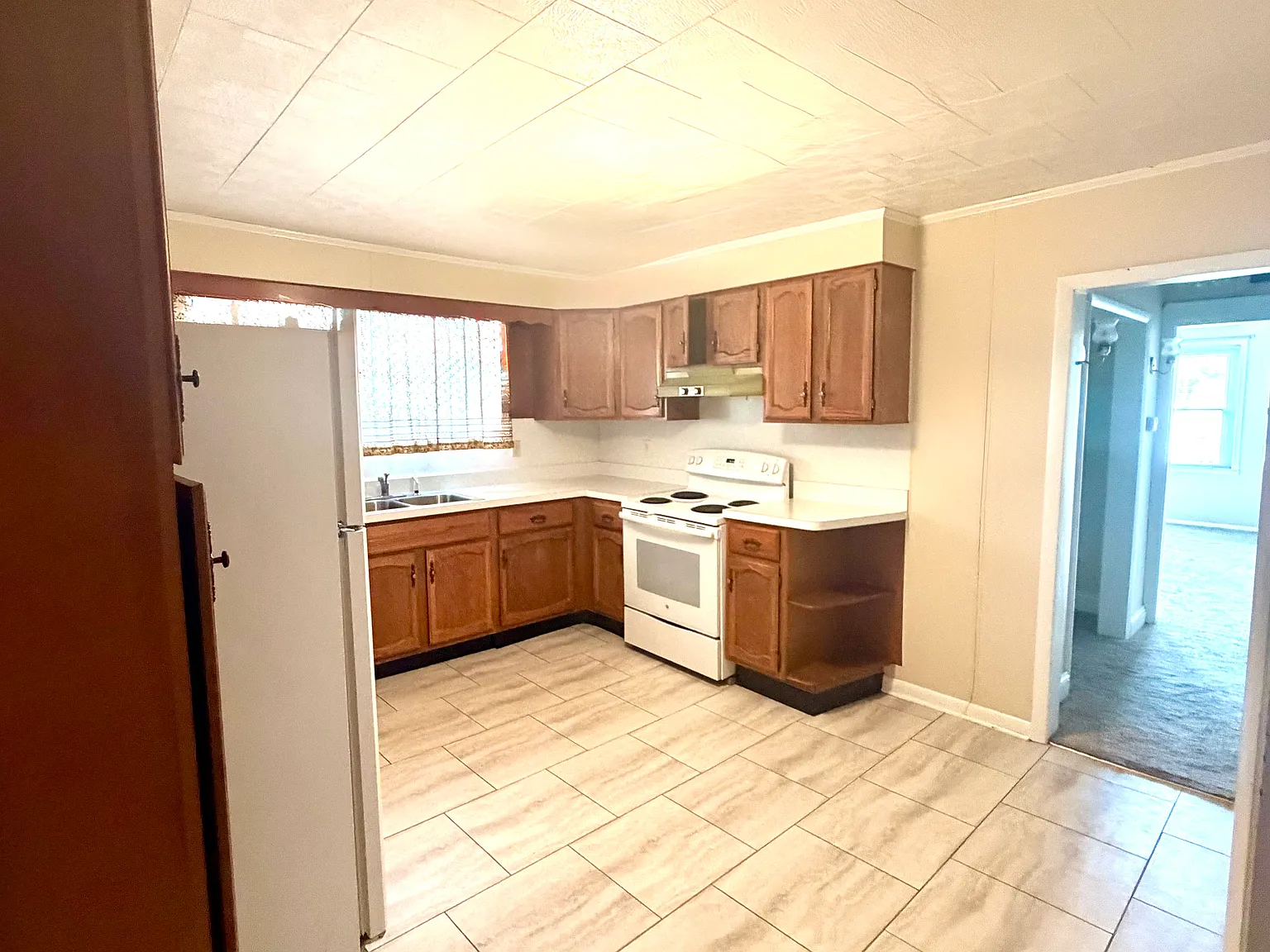 2 bed, 1034 sqft, $1,195 — Photo 4