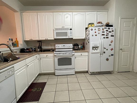 5th image of 6310 Castelven Dr Unit 107