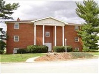 705 Golfcrest Rd S APT B, Normal, IL, 61761