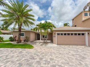 308 Bath Club Blvd N, North Redington Beach, FL 33708