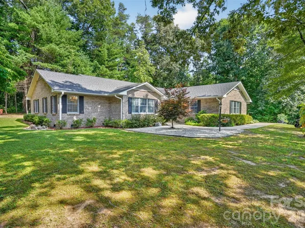 227 Sean Way, Hendersonville, NC 28792