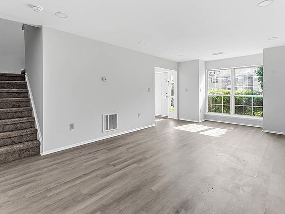 3rd image of 27 Cherokee Dr #27
