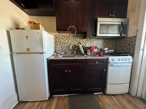 1014 Grand Avenue image 6 of 21