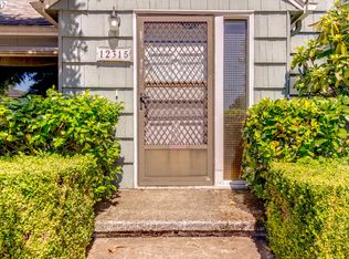 12315 SE Sherman St, Portland, OR 97233