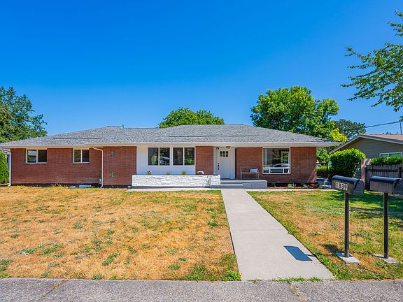 2nd image of 1339 Garrison Ave #B