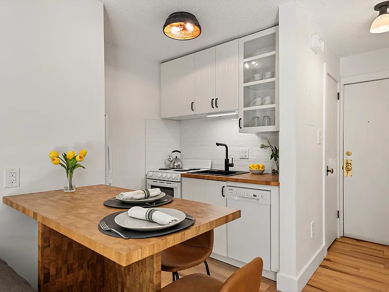 725 E Main St #307 — Photo 8