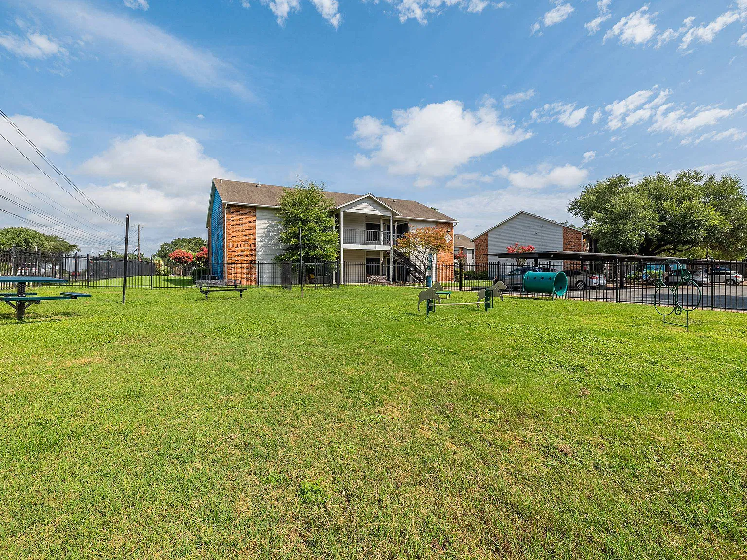 Reserve Apartments — Photo 4