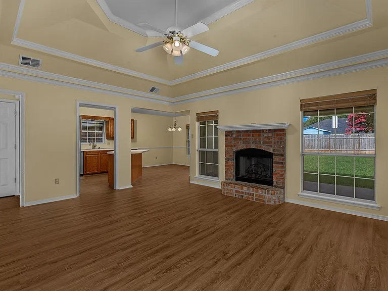 4912 General Polk Dr — Photo 2