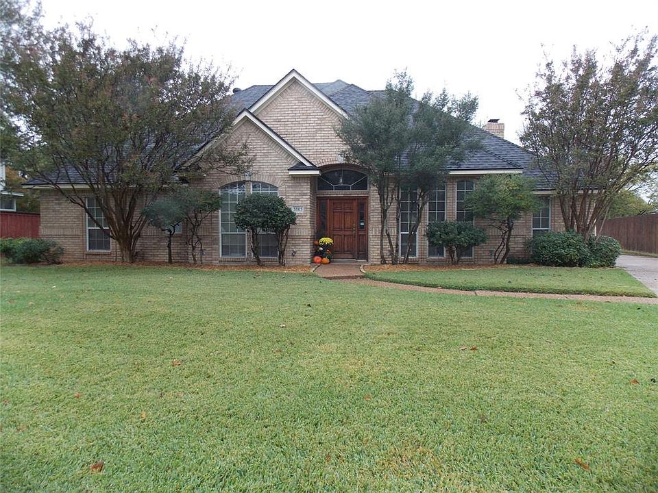 1st image of 3805 Blue Forest Dr