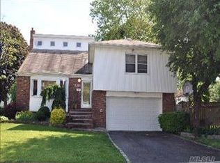 800 Sacco Pl, Bellmore, NY 11710