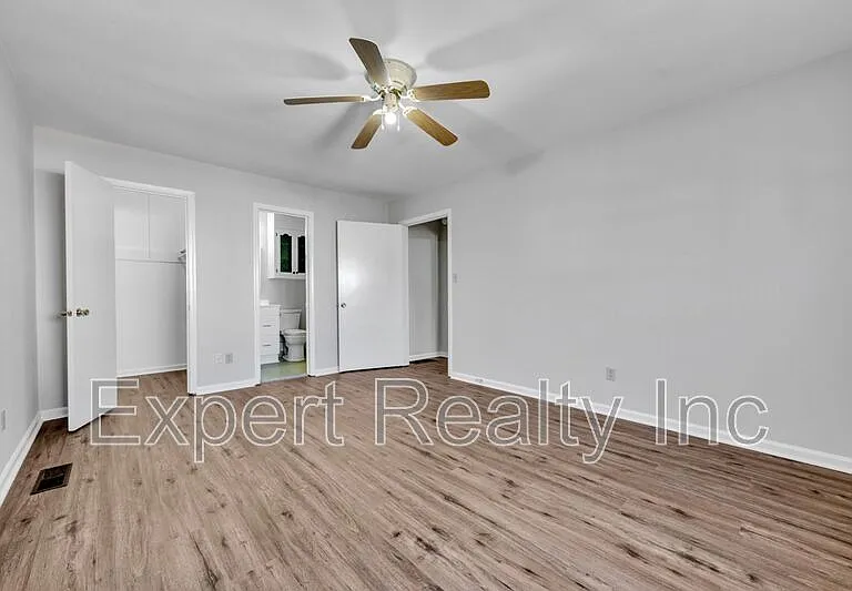 822 Linbard Ln — Photo 10