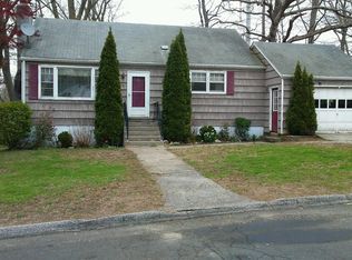 6 Springdale Rd, Waterford, CT 06385