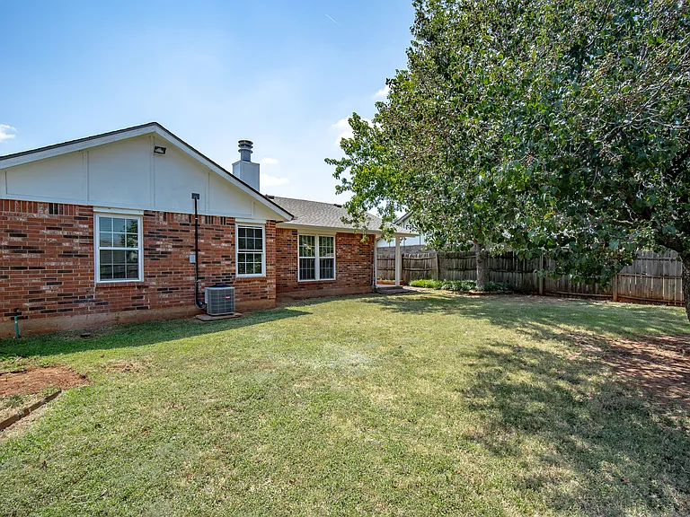 2605 Pennington Ave — Photo 22