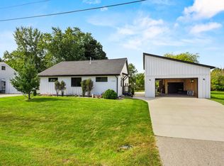 1732 Island Ct, Green Bay, WI 54303