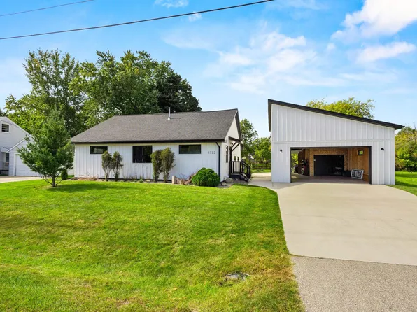 1732 Island Ct, Green Bay, WI 54303