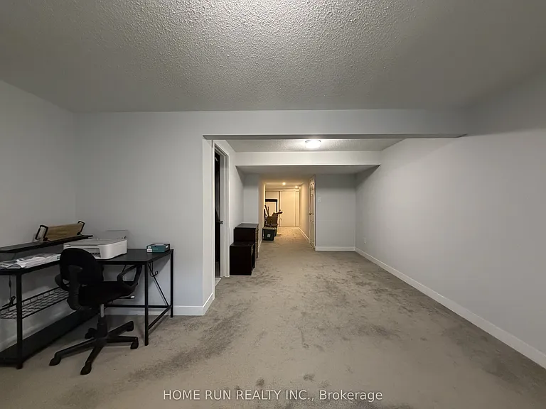 216 Billrian Cres — Photo 23