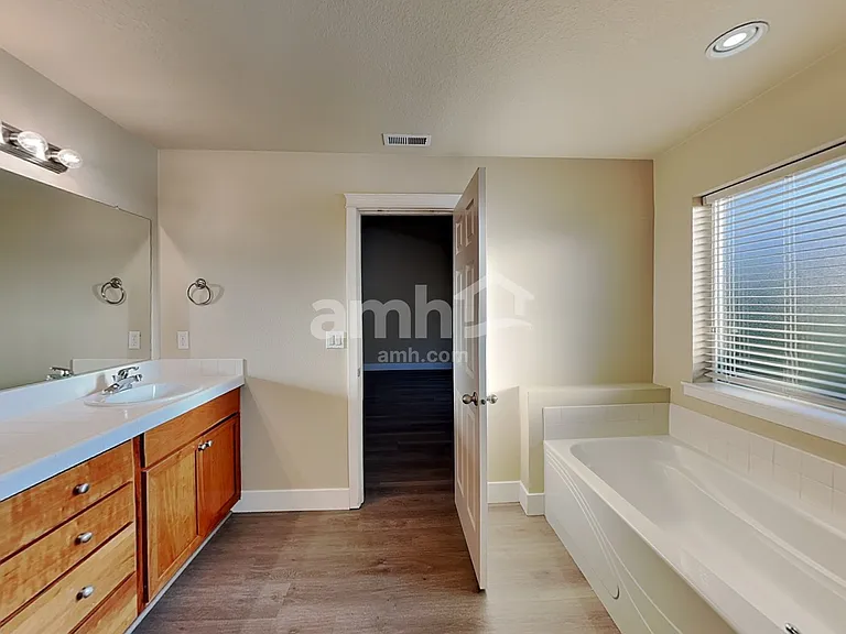 11508 NW 29th Ct — Photo 14