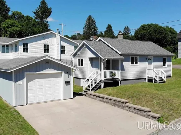 1001 Prospect St, Hancock, MI 49930