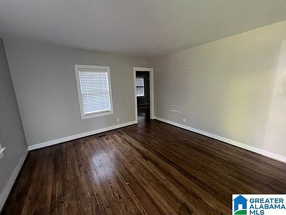 5th image of 712 Cherokee St