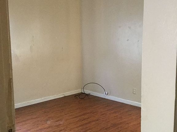 5th image of 5220 Gordon Dr