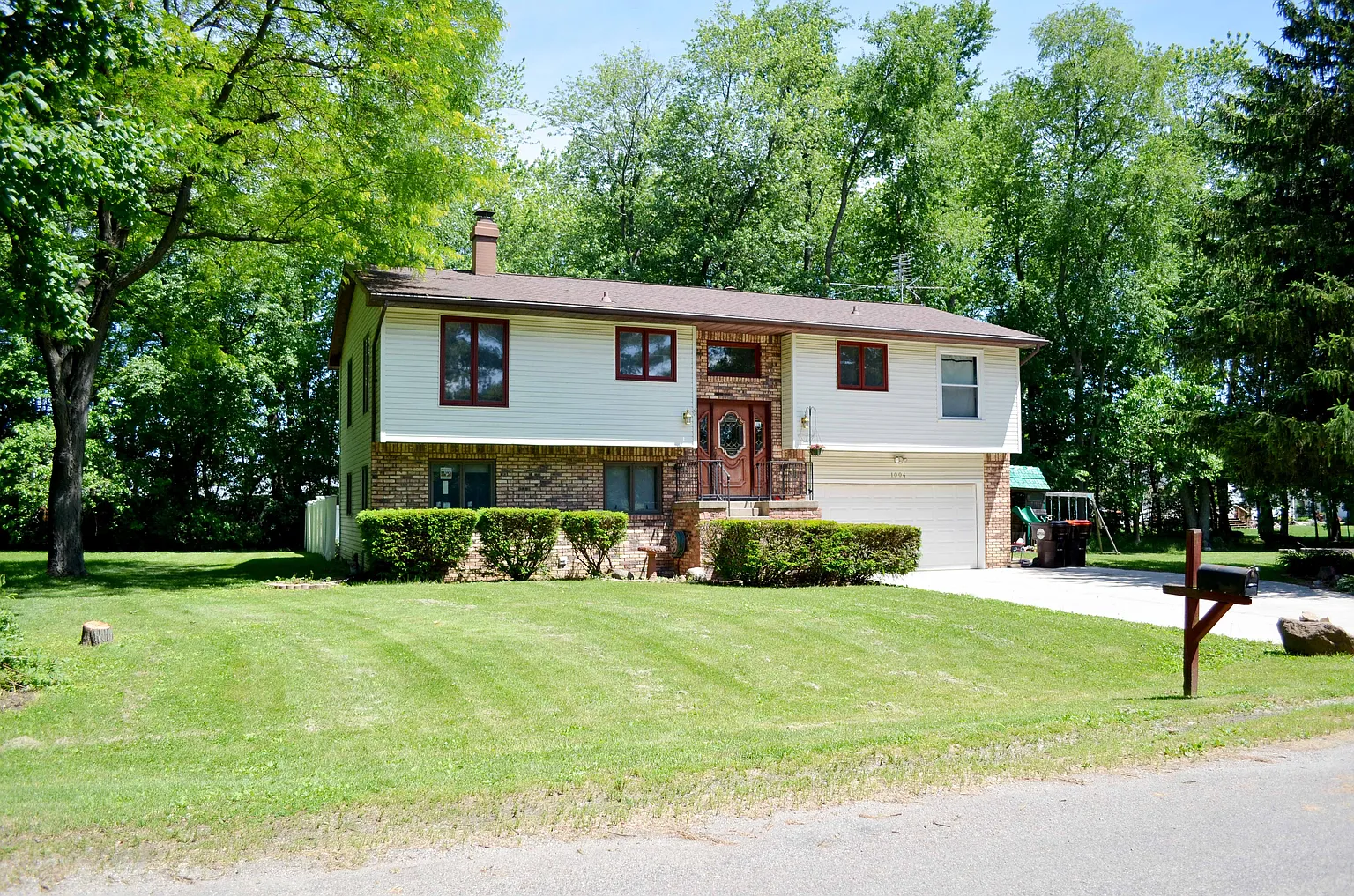 1004 E Cherry St photo 1
