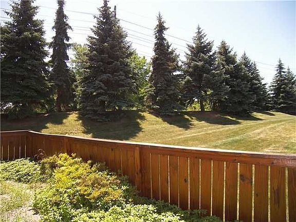 3rd image of 96 Greenwood Park