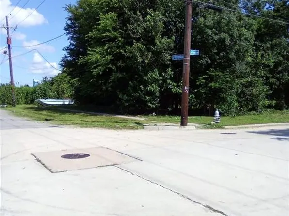 2401 Lamanche St, New Orleans, LA 70117