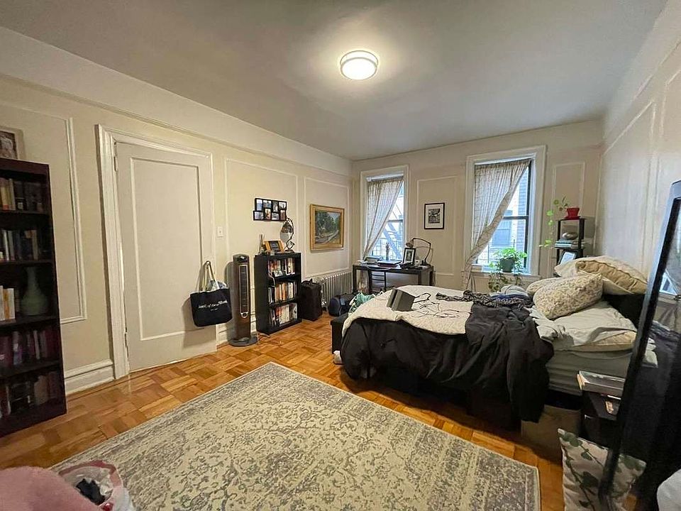 1st image of 542 Parkside Ave #C6