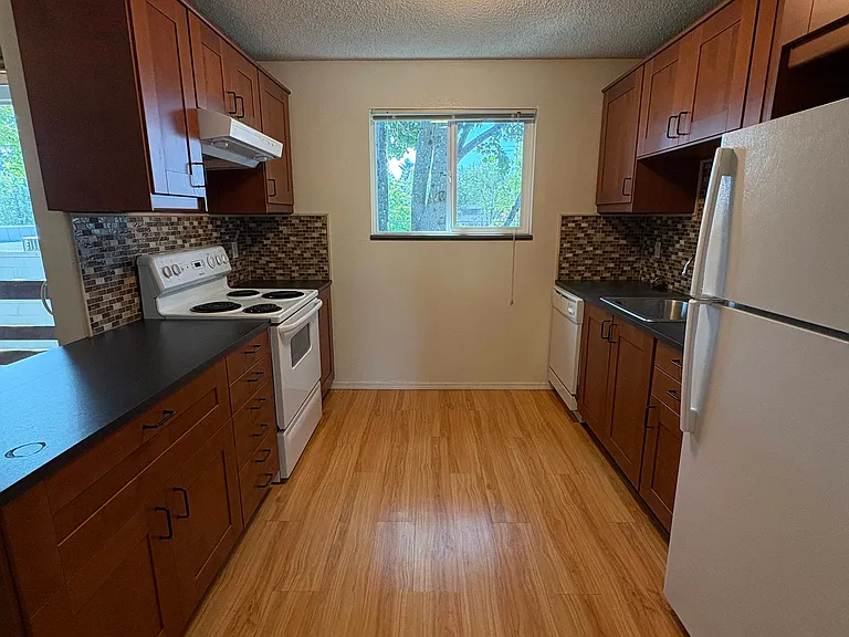 5910 SE 41st Ave #4.0 — Photo 1