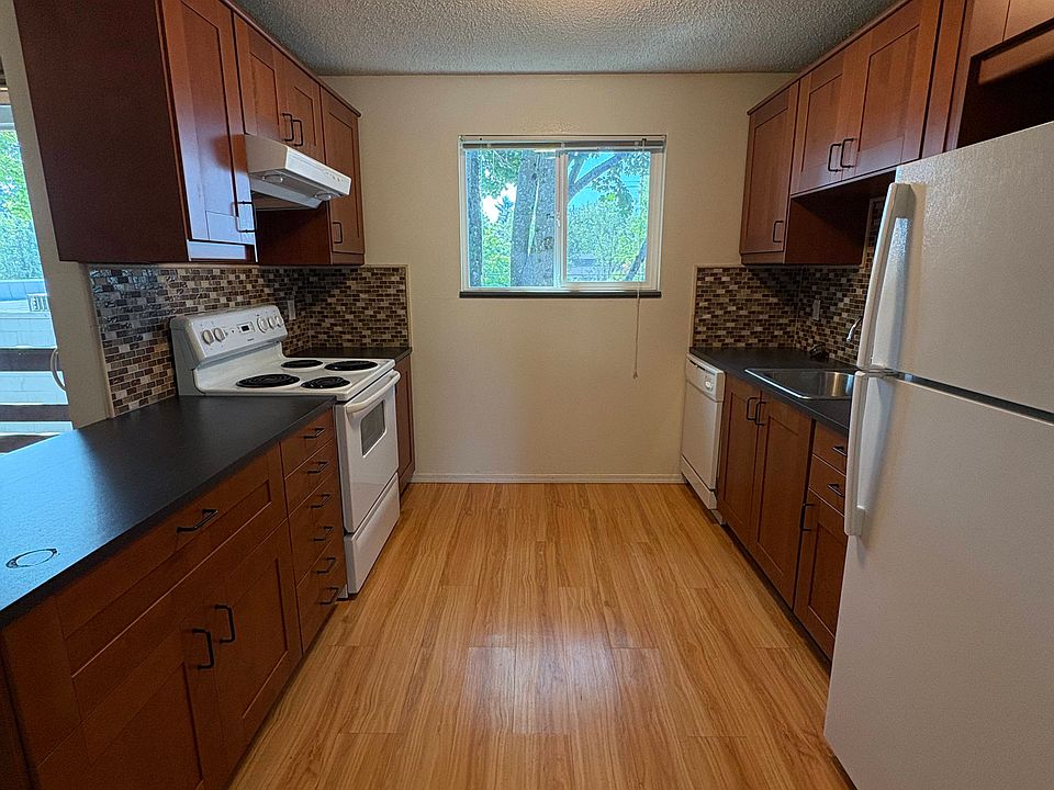 1st image of 5910 SE 41st Ave #4.0