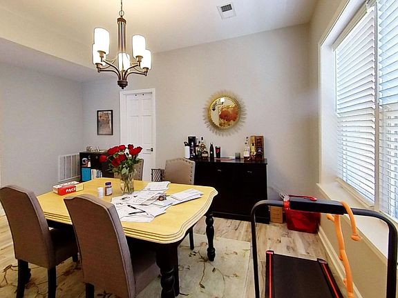 5th image of 1342 W Eddy St #2E