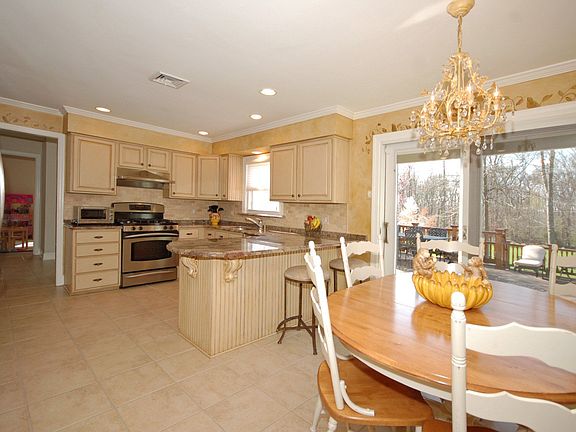 5th image of 15 Grandview Ave