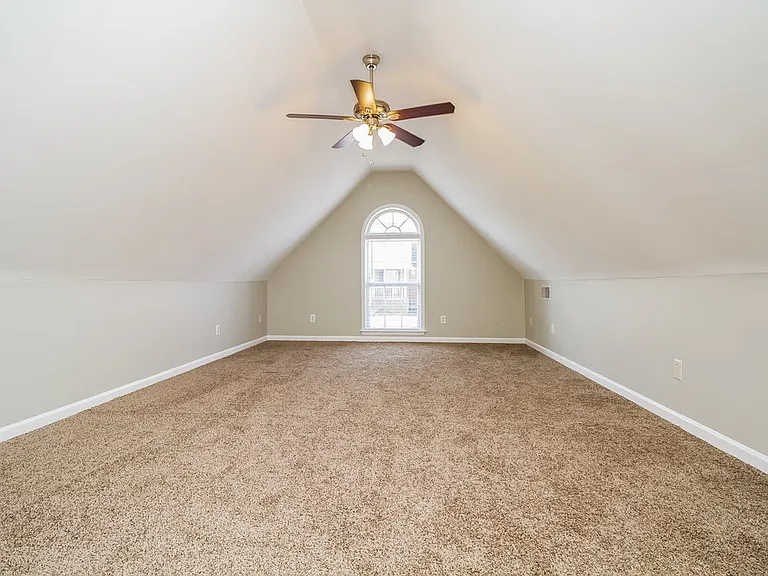 142 Homestead Pl — Photo 7