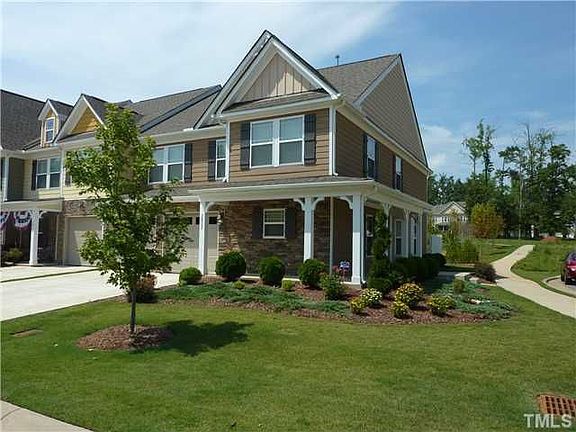 2nd image of 2802 Bartlett Cir
