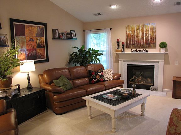 4th image of 285 Deerfield Ln